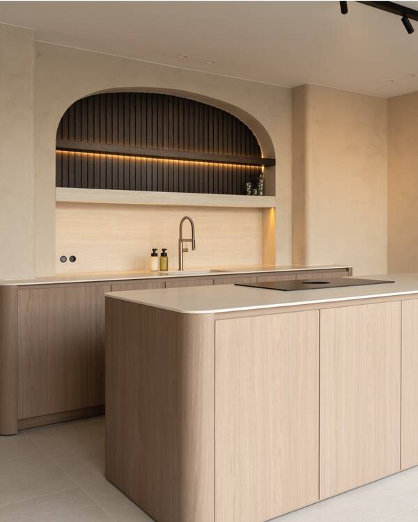 Elegant interieur met Travertino Navona tegels