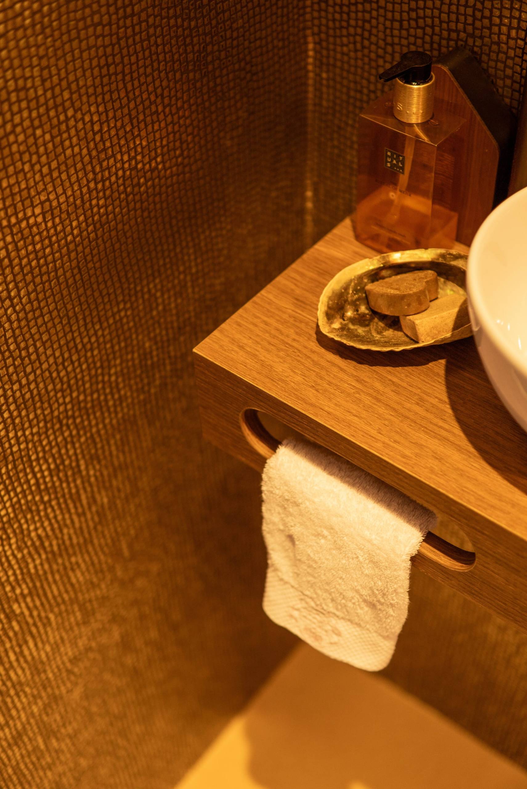 🧡 Luxe badkamers en tegels onder één dak