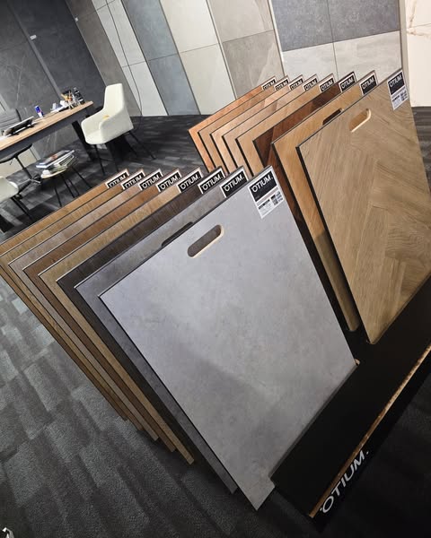 Binnenkort beschikbaar: Onze nieuwe PVC- en laminaatpagina ✨