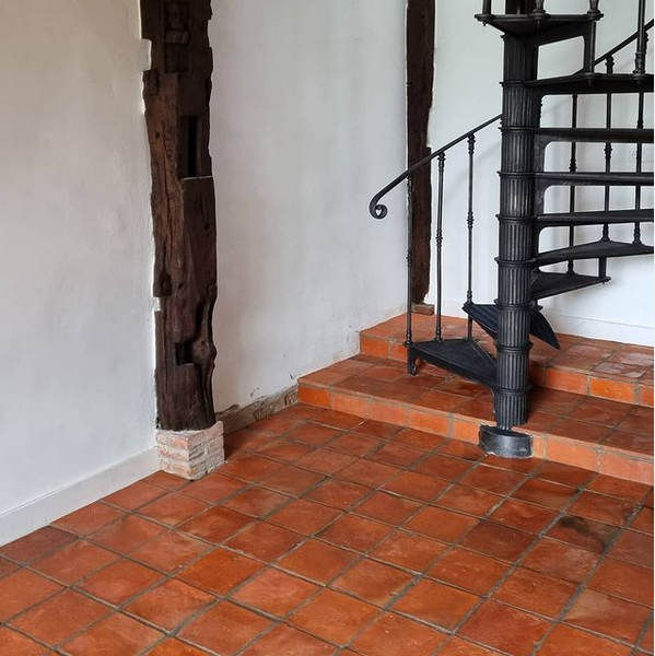 Antieke plavuizen, estrikken, terracotta, natuursteen of keramische tegels!