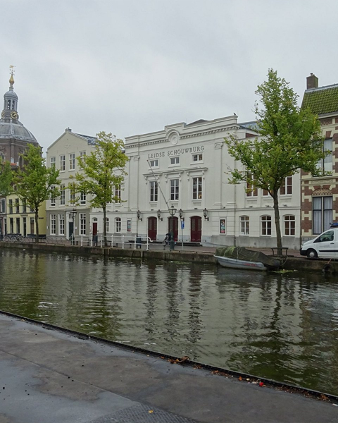 Tegels vlak bij centrum Leiden