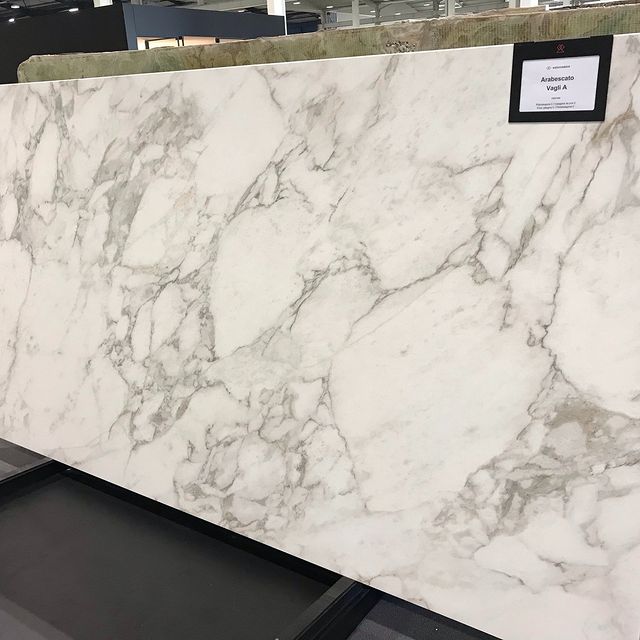 ✨ Ontdek de tijdloze schoonheid van natuursteen in onze showroom in Hillegom ✨